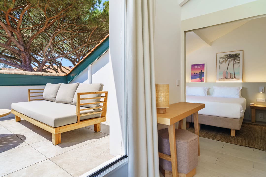 ibaia_hotel_suite_#300_vue_port_terrasse_231_©theo_cheval_web