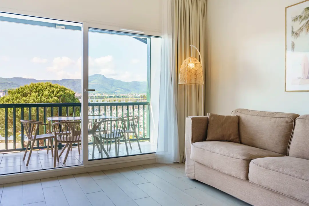 ibaia_residence_appt_31_duplex_2-6_pers_vue_piscine_016_©theo_cheval_web