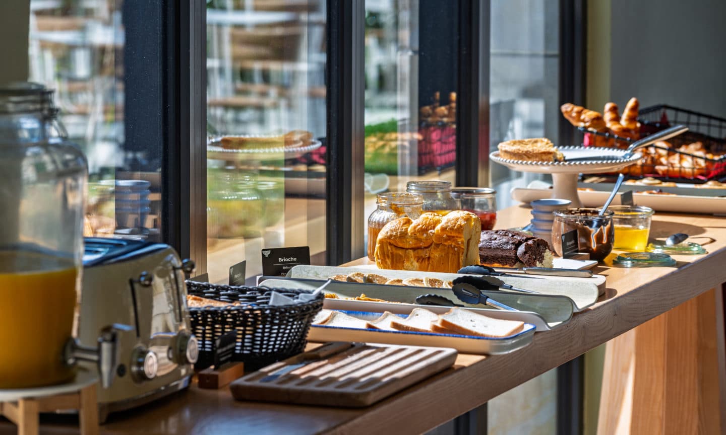 Buffet petit déjeuner de l'hôtel Ibaia